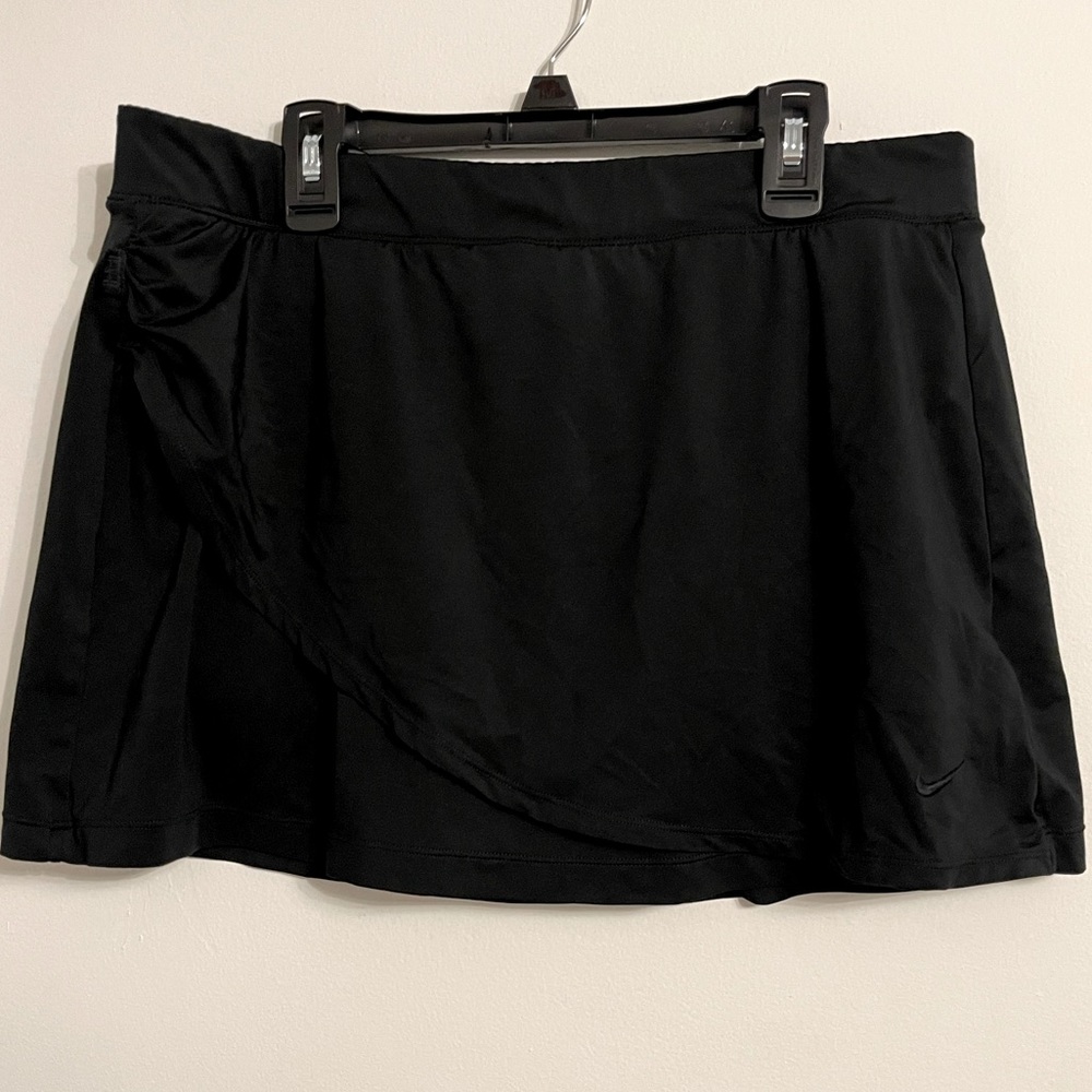 NIKE FIT Dry Tennis Skort